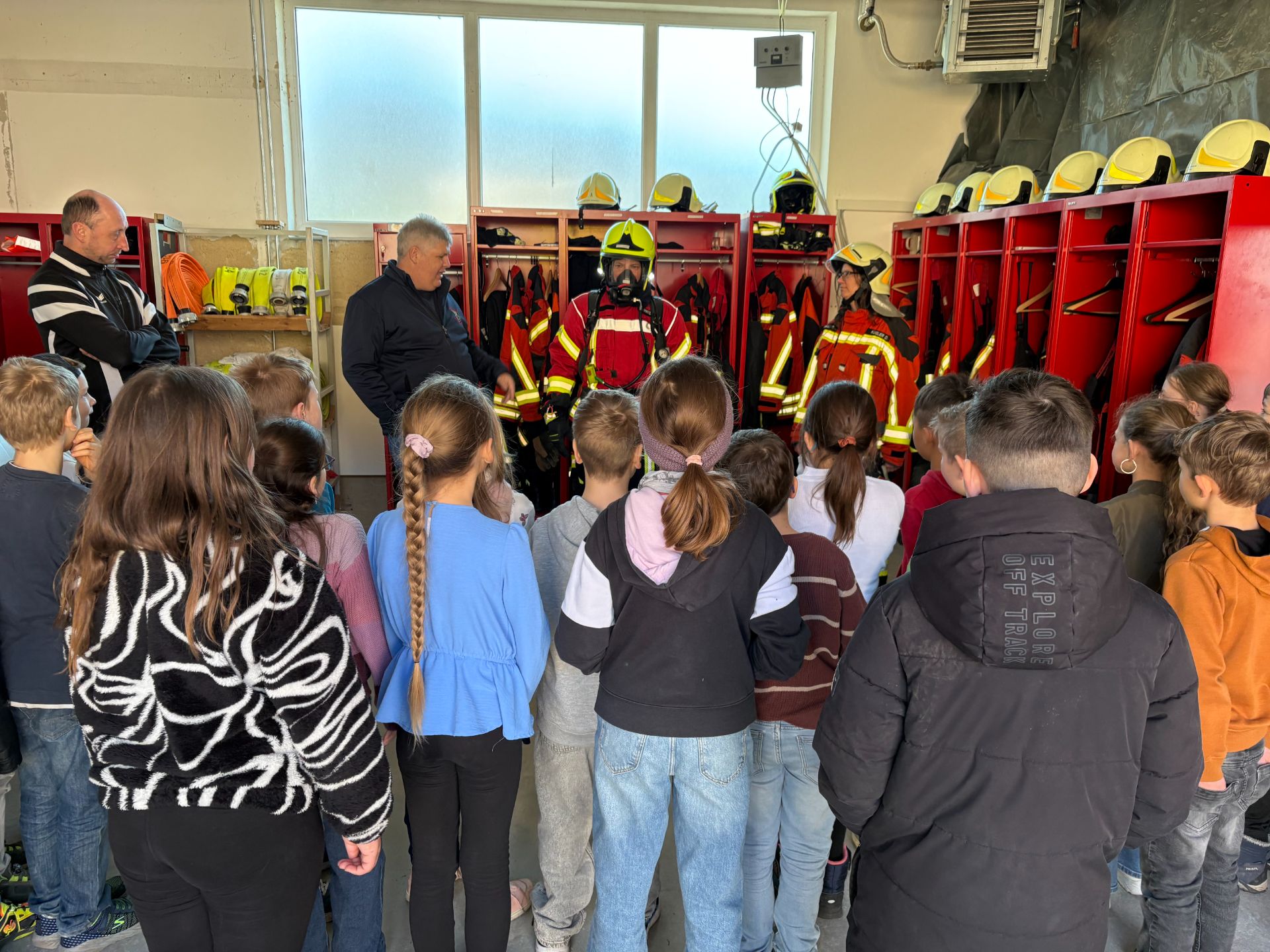 Kinder bei der Feuerwehr